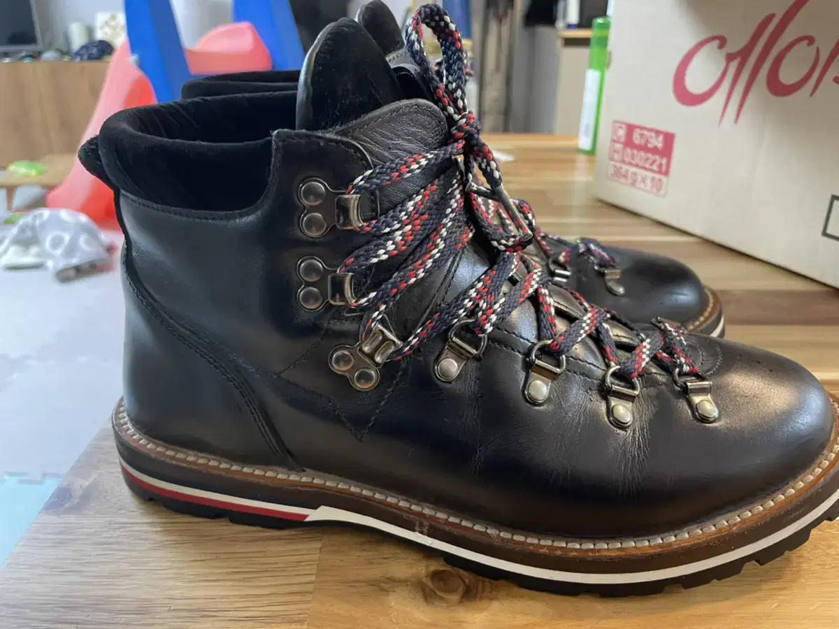 Moncler matterhorn store tumbled leather boots